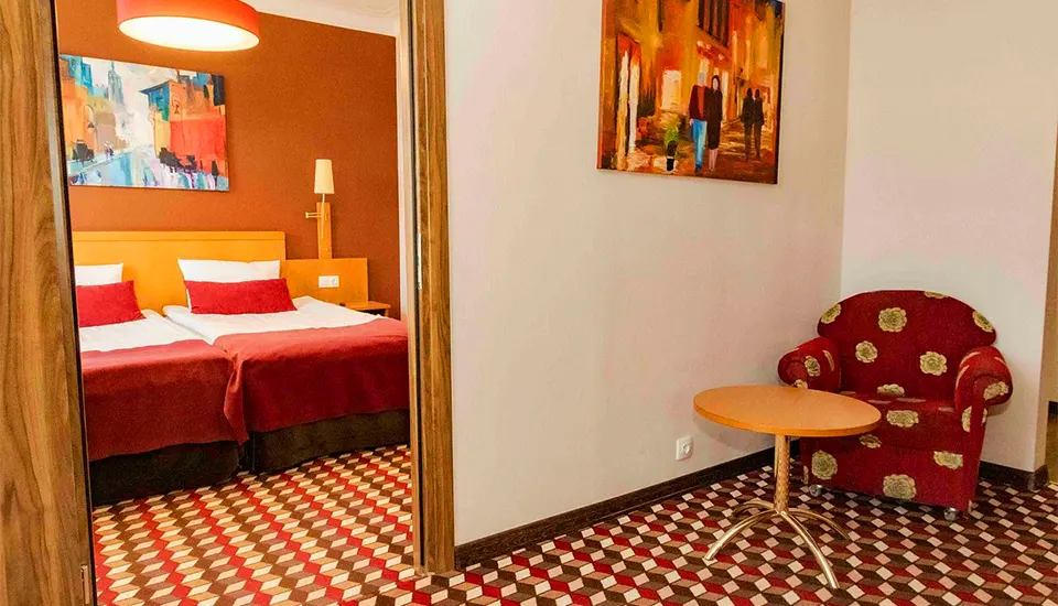 هتل سیتی تل اوکتیابرسکایا سن پترزبورگ